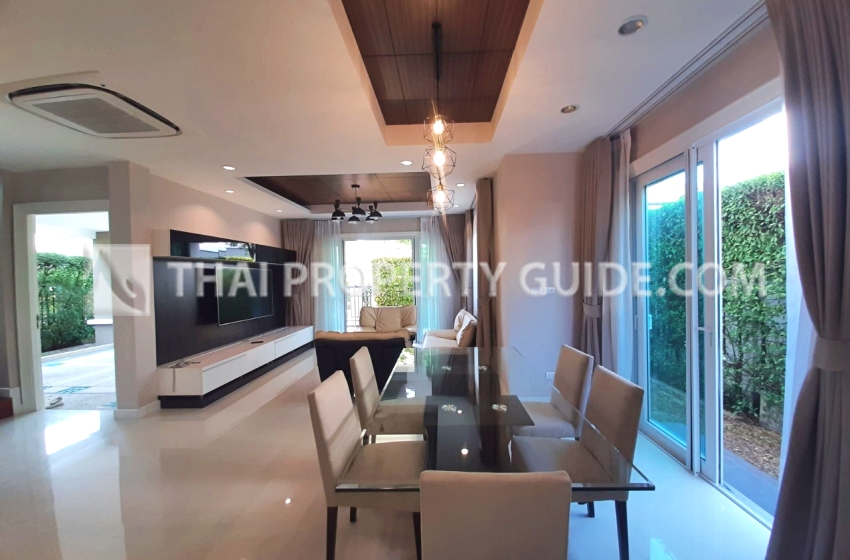 House with Shared Pool in Sukhumvit 